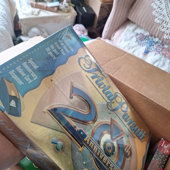 Trivial Pursuit 20th Anniversary edition NIB - Picture 7 of 10